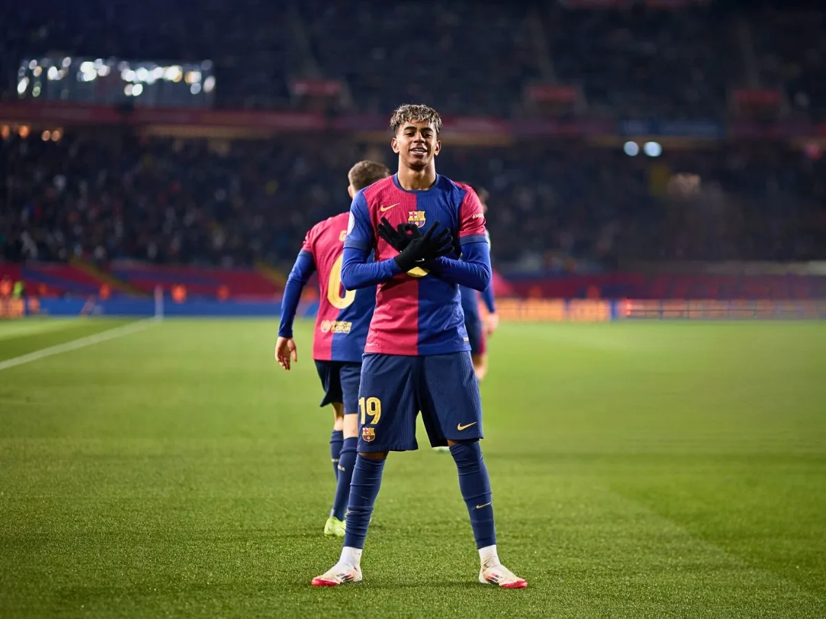 Disappointed FC Barcelona fans holding banners outside Camp Nou after the club's failure to qualify for the 2025 FIFA Club World Cup.