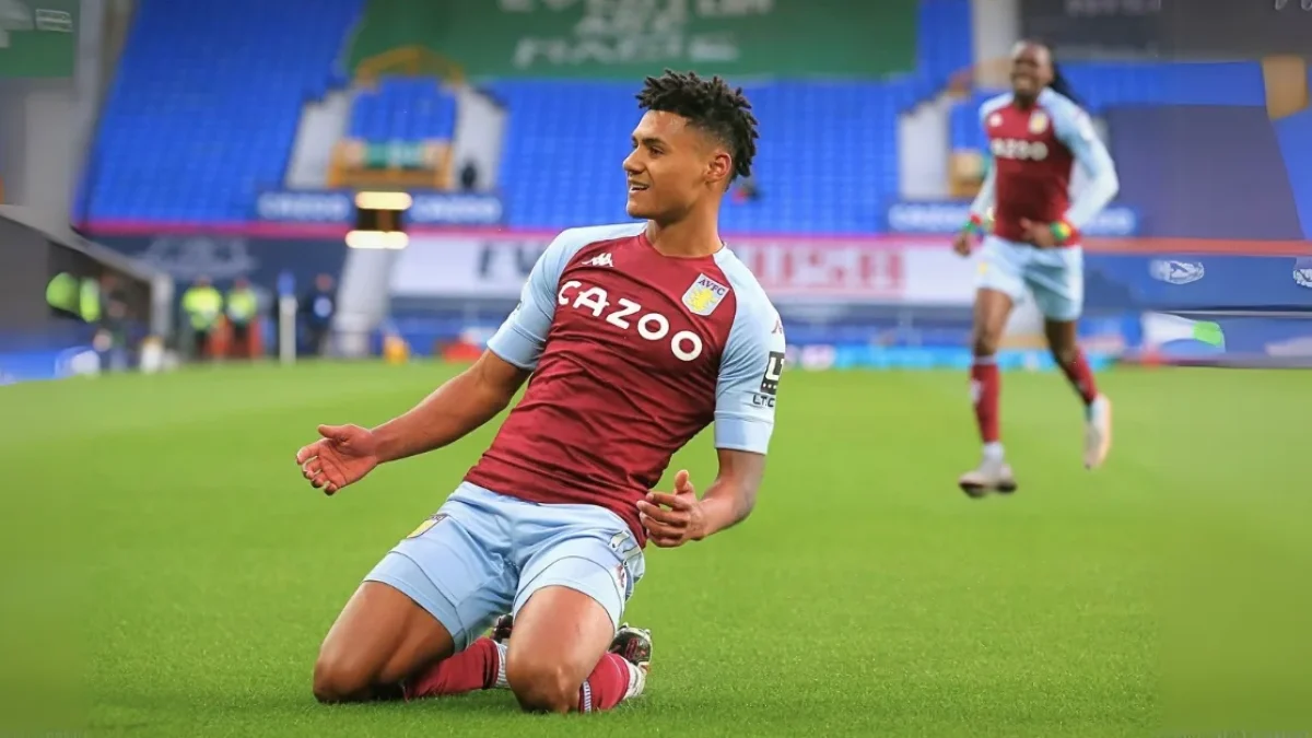Ollie Watkins aggressively presses Newcastle defender in Aston Villa’s high-energy win